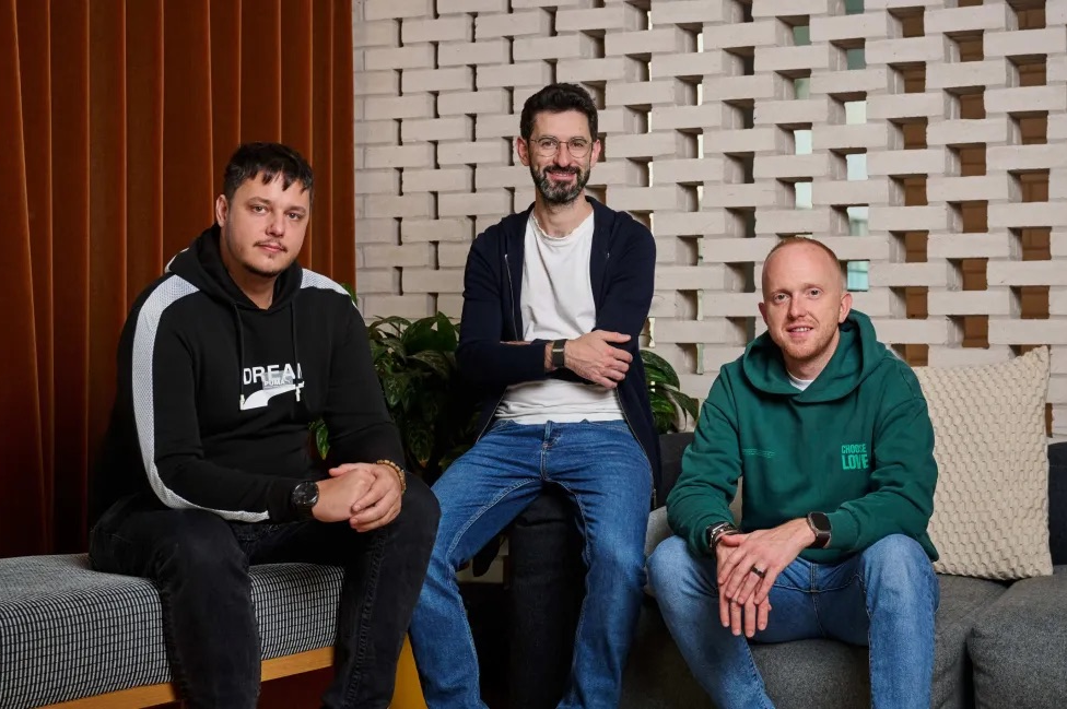 Dwelly, an ‘AI roll-up’ buying U.K. real estate agencies, gets $93 million to fuel expansion